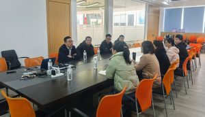 專業轉型破困局，即時零售啟新程